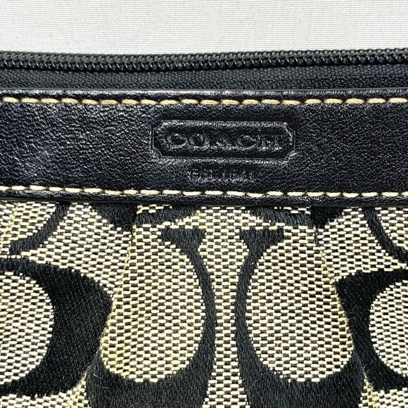 COACH Signature Pleated Wristlet Black & Grey Canvas & Leather 7" x 5" - Picture 2 of 9